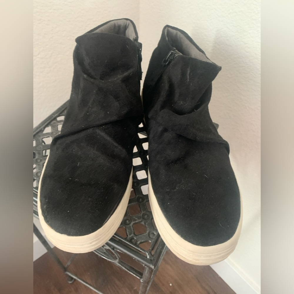 Dr. Scholl's Black and Gray High-Top Sneakers - Picture 4 of 6